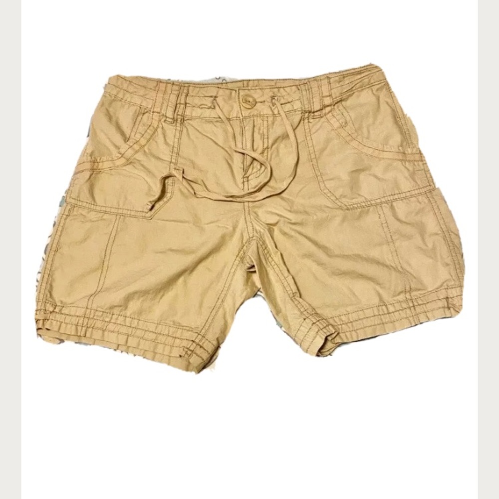 OP Size 9 khaki Bermuda shorts